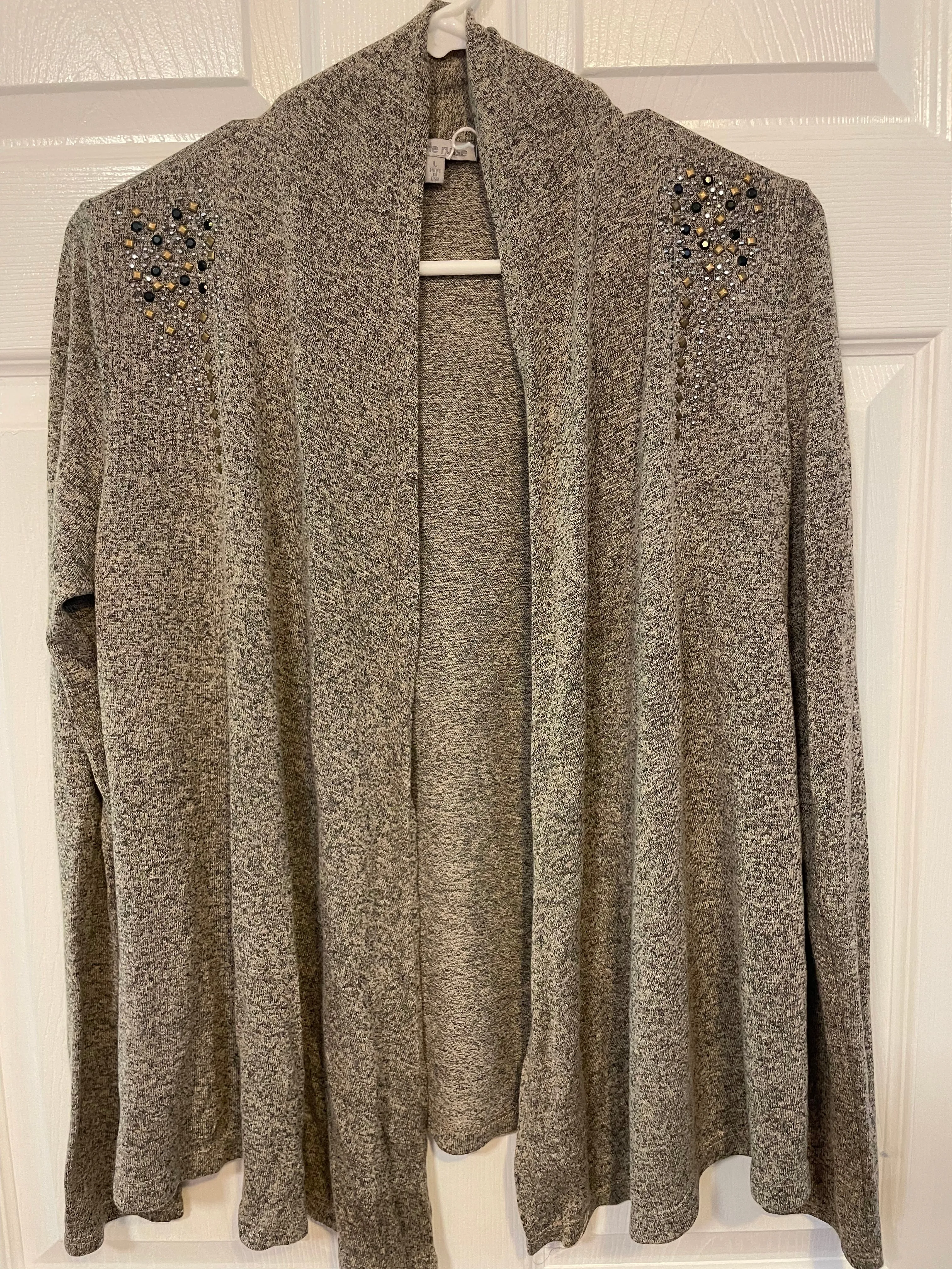 Womens/Juniors Large Lightweight Gray Cardigan Sweater by Charlotte Russe